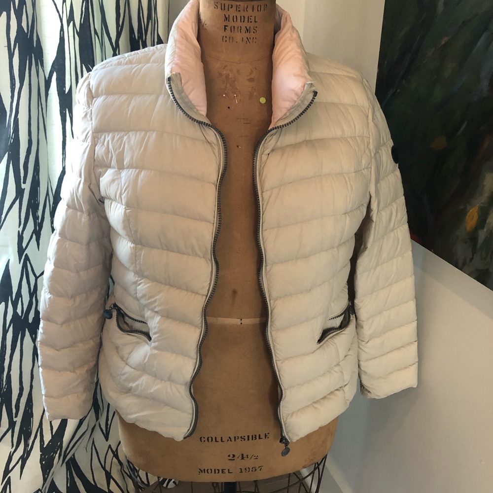 Down filled lightweight jacket.